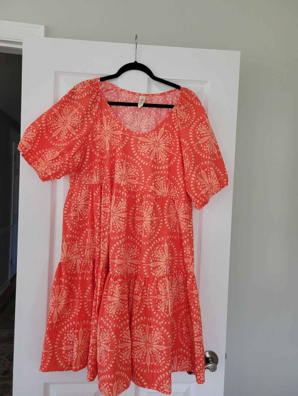 Uncle Frank NWOT Size Large  Coral and Cream Tiered Midi Dress